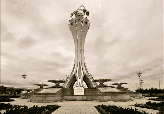 Монумент "Ылым"