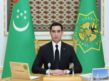 Президента Туркменистана с Днем Победы поздравил Ильхам Алиев