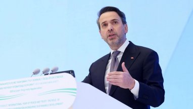 Сердар Бердымухамедов принял министра энергетики Турции Байрактара