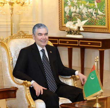 Türkmenistan ve İran ulaştırma, yakıt ve enerji kompleksi ve diğer alanlarda işbirliğini güçlendirmeyi planlıyor