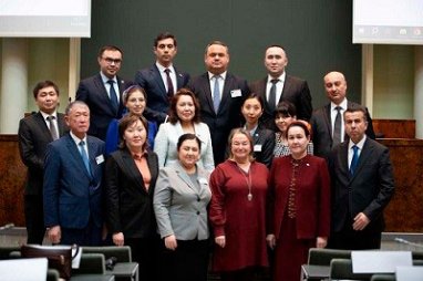 Türkmenistan Ombudsmanı, uluslararası insan hakları seminerine katıldı