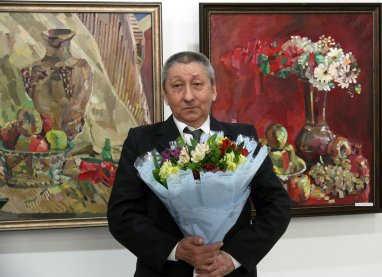 В Ашхабаде открылась персональная юбилейная выставка Оразгылыча Овезова