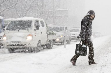 Japonya'nın kuzeyindeki Hokkaido bölgesinde tüm zamanların en yüksek seviyesinde kar yağdı
