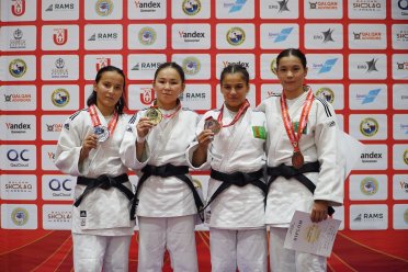 Türkmen dzýudoçylary kadetleriň we ýetginjekleriň arasynda Almatyda geçen Aziýanyň kubogunda 7 medal gazandylar