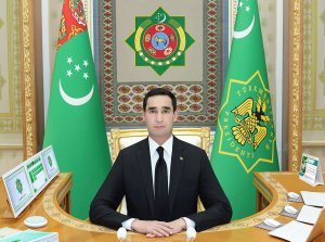 Президент Туркменистана поздравил соотечественников с Днём Конституции и Государственного флага
