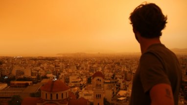 Yunanistan, iki gündür toz bulutlarına teslim olmuş durumda