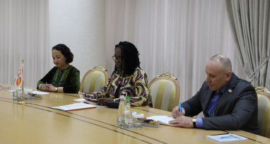 В МИД Туркменистана прошла встреча с новым Страновым директором ЮНФПА