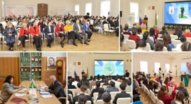 Посол Туркменистана обсудил вопросы обучения туркменских студентов с ректором российского вуза