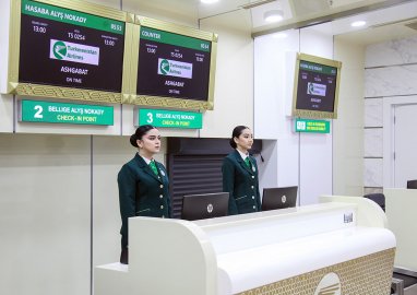 Новый международный аэропорт Балканабада начал принимать внутренние рейсы