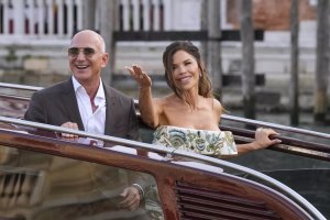 Bezos's Venice wedding brought the City 1 billion euros