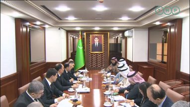 «Туркменнефть» и Dragon oil обсудили в Ашхабаде перспективы сотрудничества