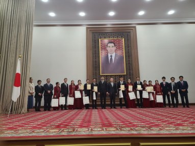 В Туркменистане проведен конкурс ораторского искусства на японском языке
