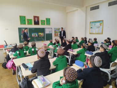 Туркменистан и ЮНИСЕФ запускают инновационную программу «Зеленая школа»