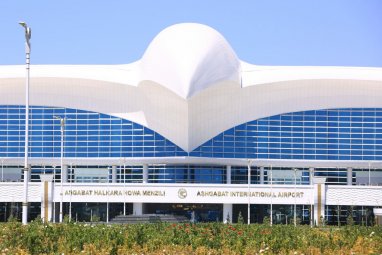 Ашхабадский Международный аэропорт объявил тендер на модернизацию светосигнального оборудования