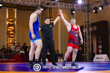 Сборная Туркменистана завоевала пять медалей на чемпионате Азии по борьбе во Вьетнаме